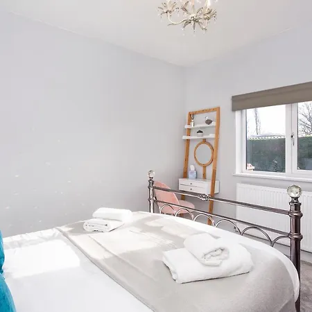 Daire The Luxury Potting Shed With Free Parking! *