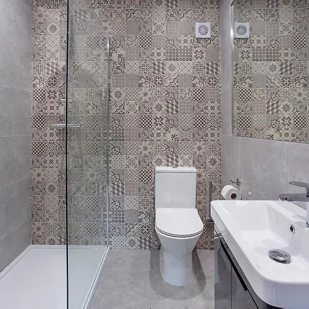 Apartment The Luxury Potting Shed With Free Parking! *