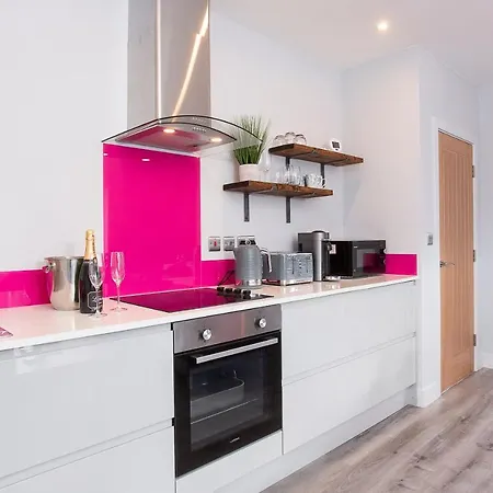 The Luxury Potting Shed With Free Parking! York