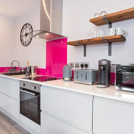 The Luxury Potting Shed With Free Parking! * York